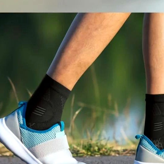 Chaussettes de compression portées au quotidien en marchant